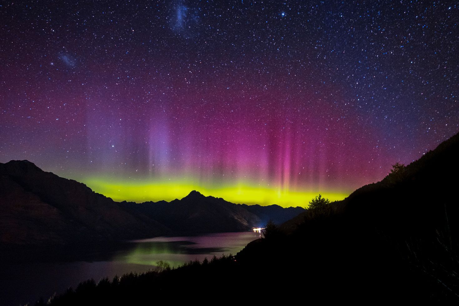 Aurora di Queenstown.jpg